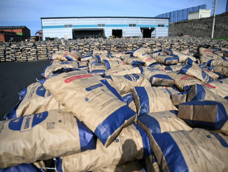 Нийслэлийн айл өрхийн халаалтад хэрэглэж байгаа хагас коксон түлшний татан авалт тутамд лабораторийн шинжилгээ тогтмол хийж байна